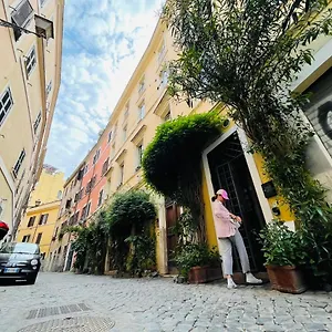 Kasa Trilussa , Rome Italië